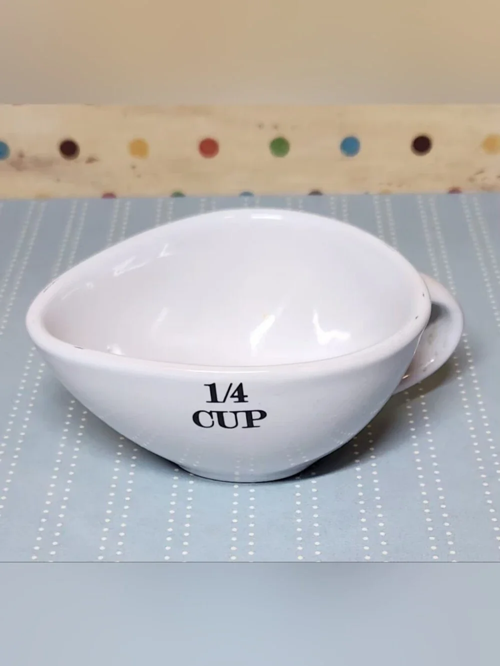 Farmhouse-style Ceramic Nesting Measuring Cup Set in Red and White